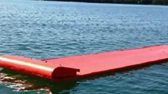 Спящий итальянец на матрасе случайно уплыл в Сицилию.