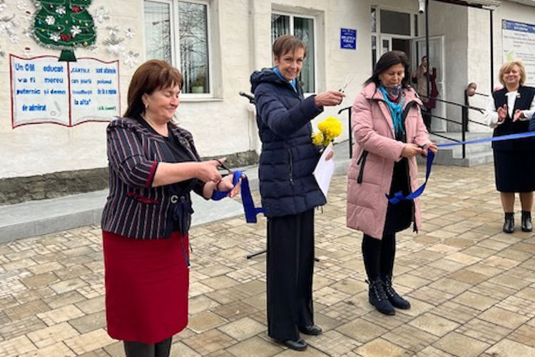 Власти Германии вложили 400 тыс. леев в детский сад в селе Дружба.