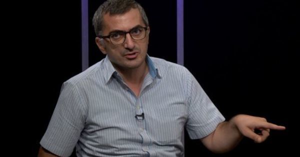 Член Комиссии по СМИ и коммуникациям при президенте Эрнест Варданян.