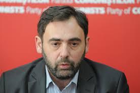 Analistul politic Cornel Ciurea consideră că, deși decizia de excludere a lui Mark Tkaciuk din Partidul Comuniștilor era previzibilă, aceasta se va răsfrînge negativ asupra formațiunii.