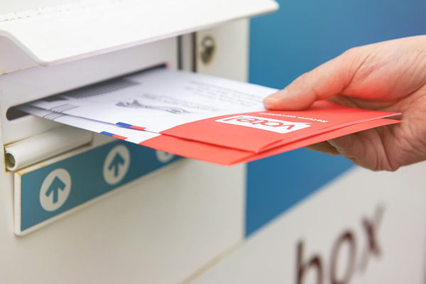 Peste 2.000 de cetățeni în șase țări s-au înscris pentru a vota prin corespondență.