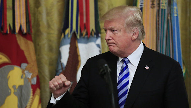 Трамп назвал канал CNN "врагами народа".