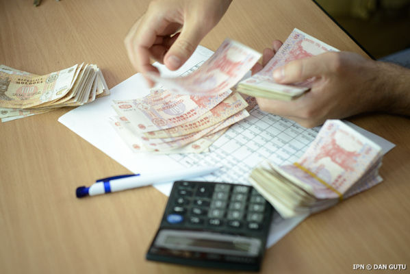 Peste 60% dintre lucrătorii informali sunt gata să solicite angajatorului să i se achite salariul oficial integral, din care să fie reţinute impozite şi contribuţii.