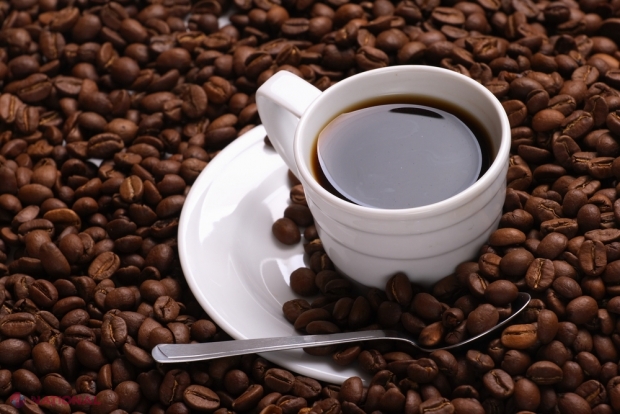 Apoi subiecţii au fost întrebaţi dacă beau cafea şi ce comandă de obicei.