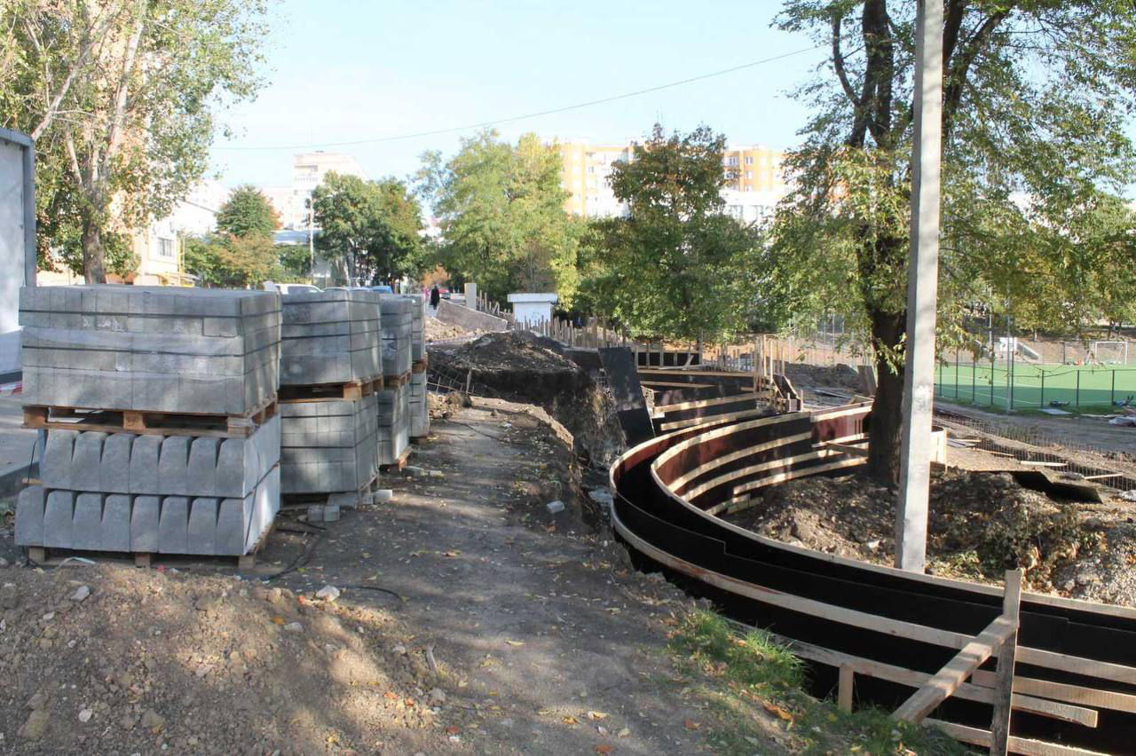 Начаты работы по строительству амфитеатра в зоне отдыха в секторе Чеканы.