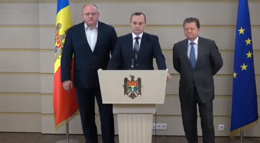 Социалисты объяснили причины бойкота заседания парламента.