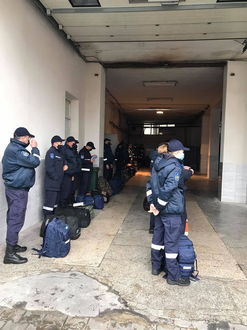Утром более 250 спасателей и пожарных Молдовы подняли по тревоге.