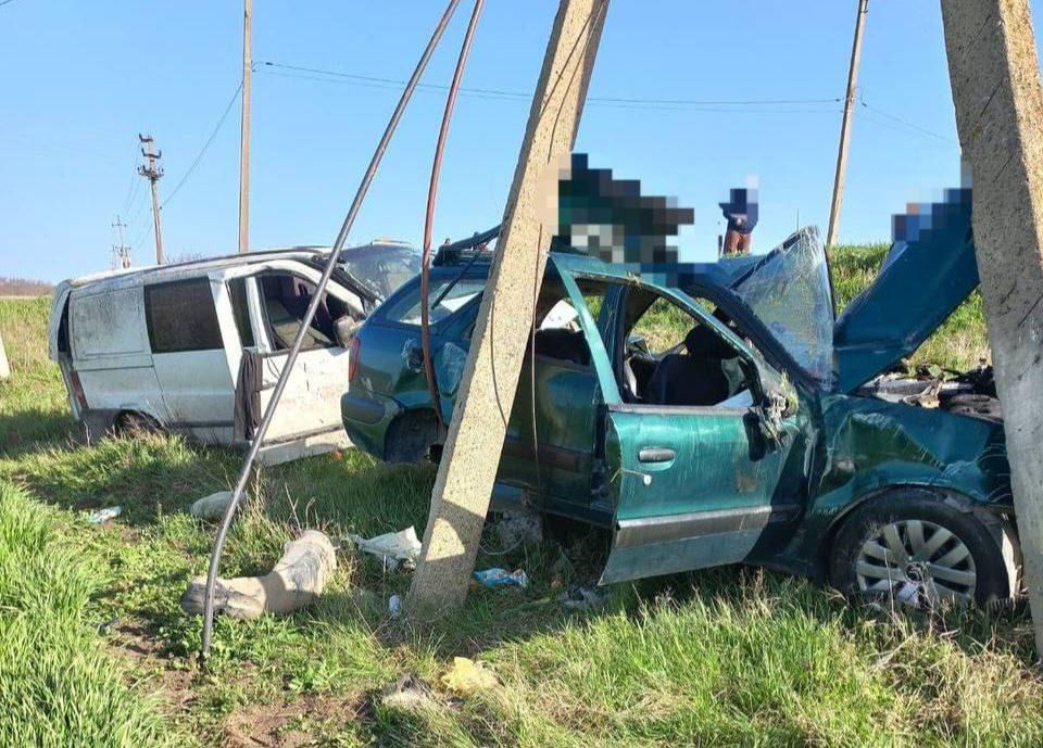Accident la Florești: O persoană a murit, iar alte patru au fost grav rănite.