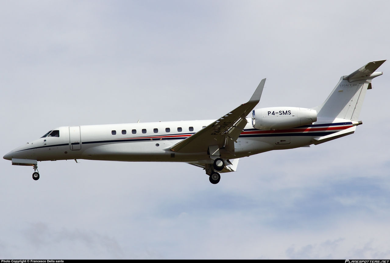 Deocamdată nu se ştie pe cine a adus la Chişinău echipajul avionului firmei Petroff Air. Foto: ziarulnational.md