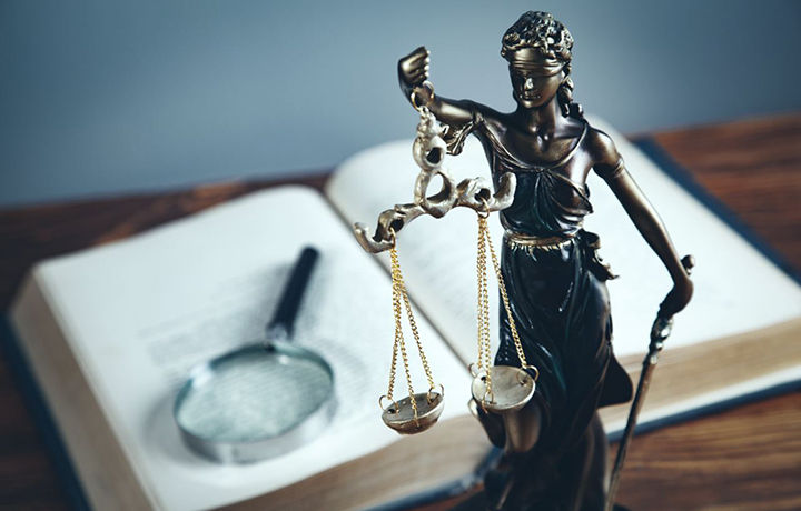Суд теперь может проводиться в отсутствие обвиняемого лица.