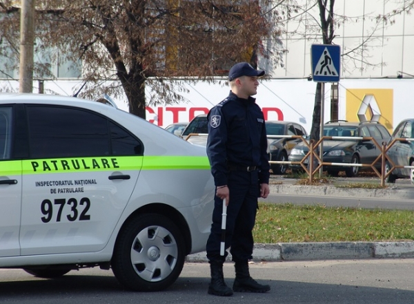 Un sofer prins baut la volan i-a rupt mana unui politist. S-a intamplat ieri la Comrat.