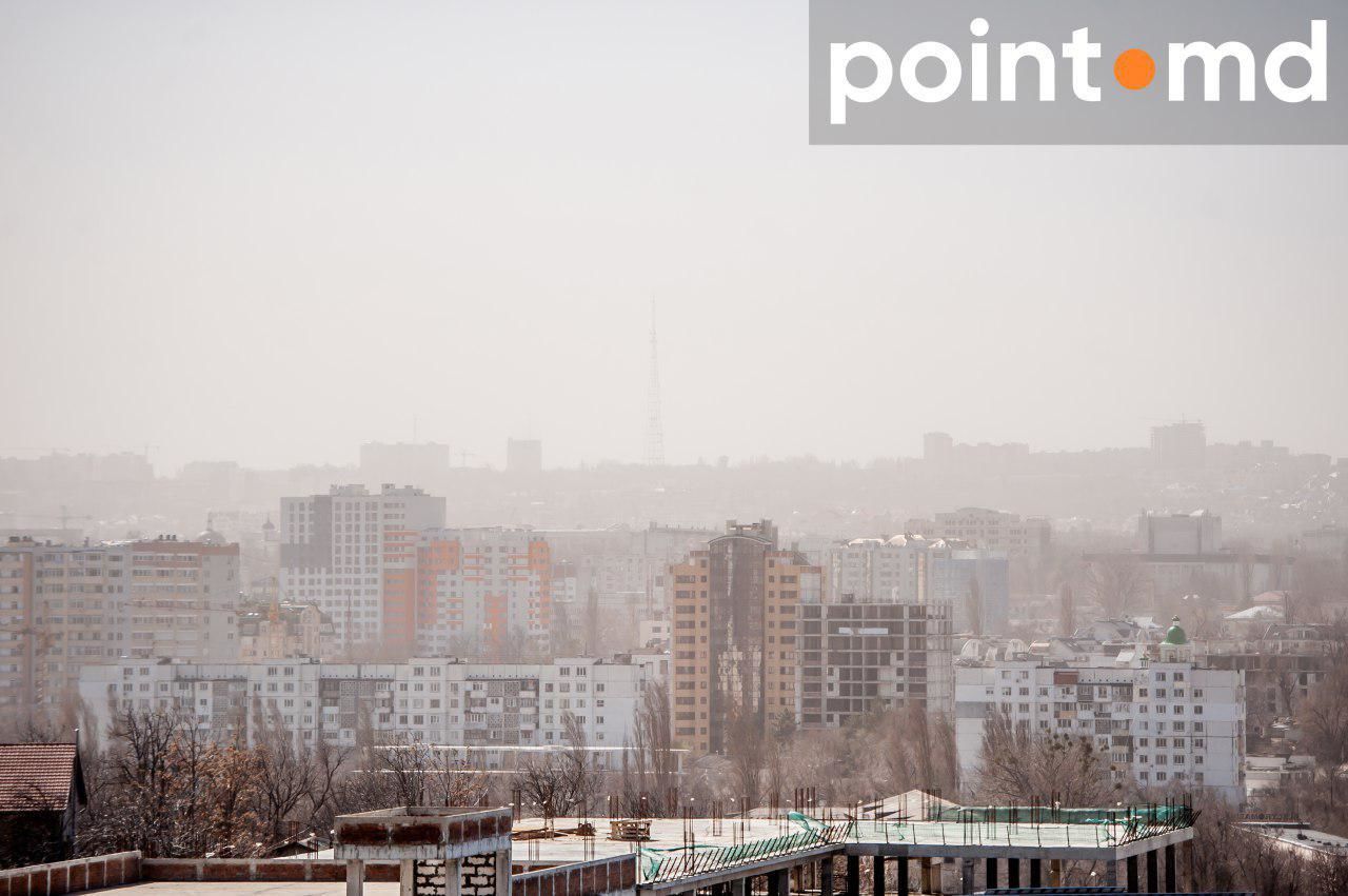 В Кишиневе и Бельцах объявили желтый уровень из-за загрязнения воздуха.