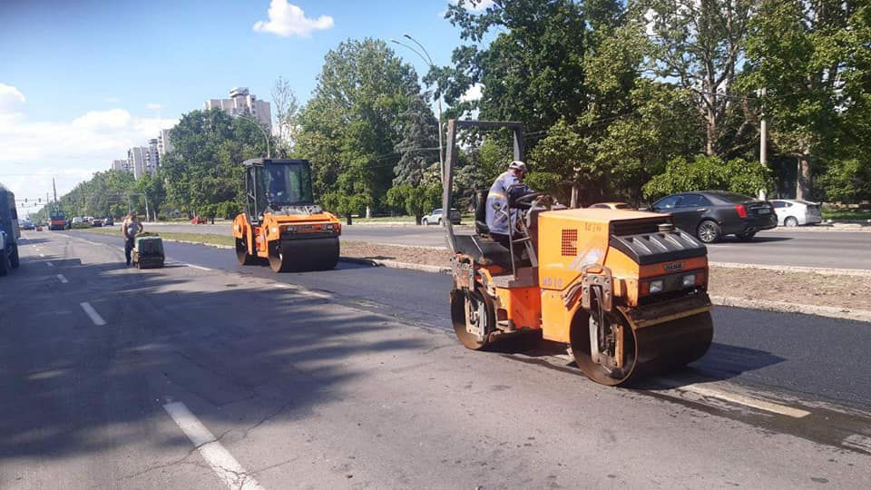 Ремонт дорог и тротуаров в Кишиневе продолжается: работы ведутся во всех секторах.