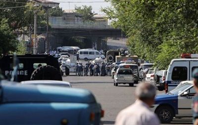 Захват полиции в Ереване. Фото: Reuters