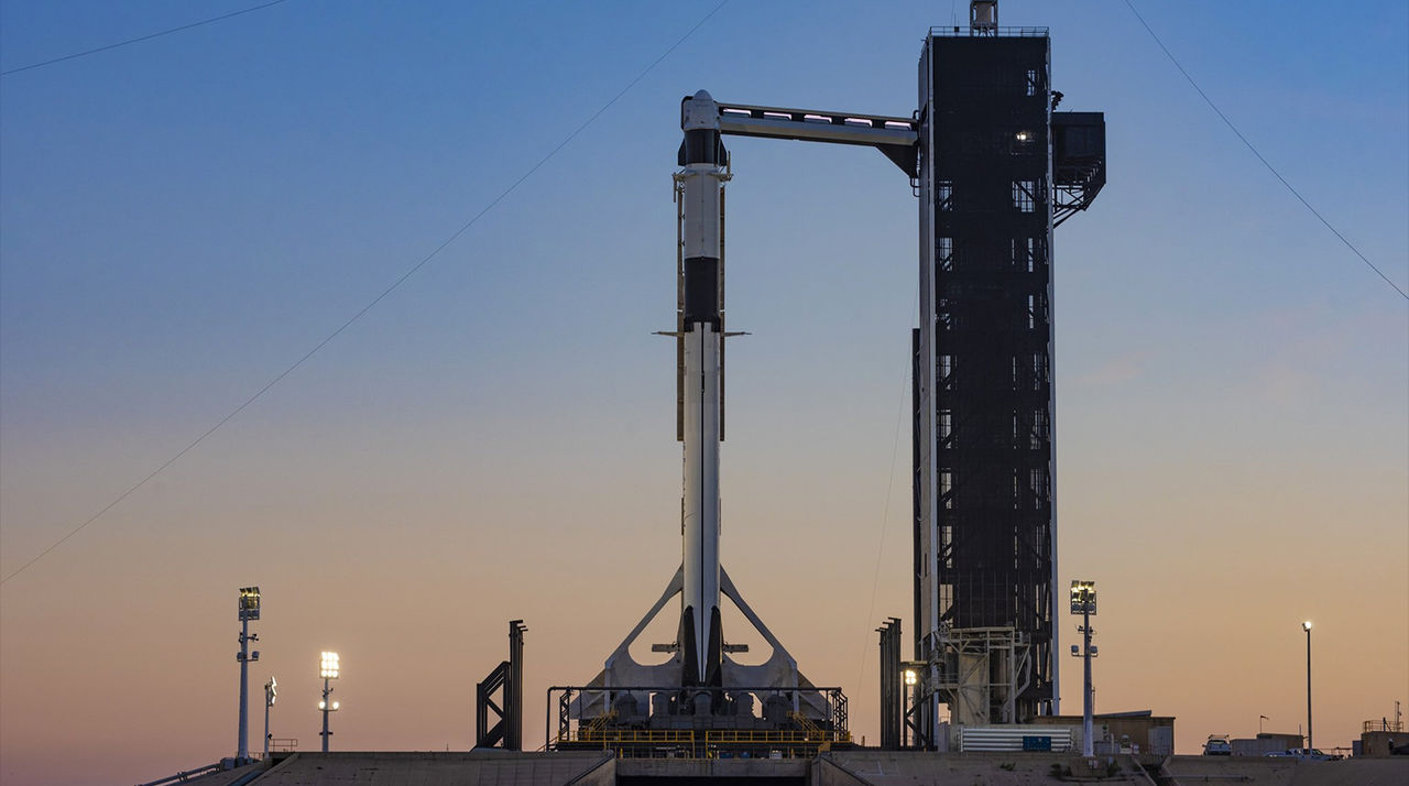 SpaceX отменила запуск Falcon 9 со спутником SXM 7 за 30 секунд до старта.