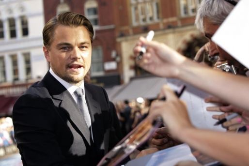 Actorul Leonardo diCaprio, implicat într-un scandal financiar, anulează strângerea de fonduri pentru Hillary Clinton.