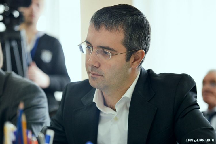 Депутат платформы „За Молдову” Серджиу Сырбу.