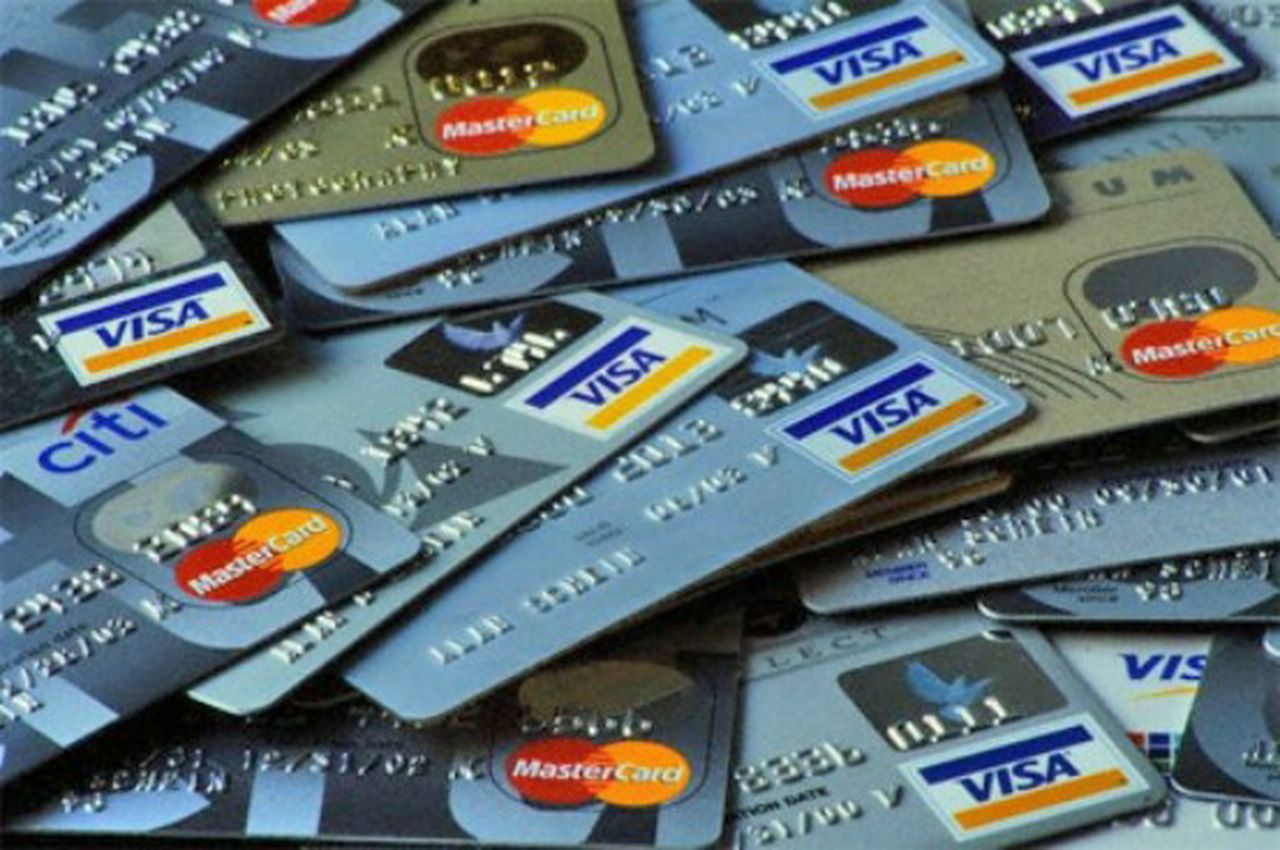 Число банковских карт в обращении увеличилось в Молдове до 1,358 млн.