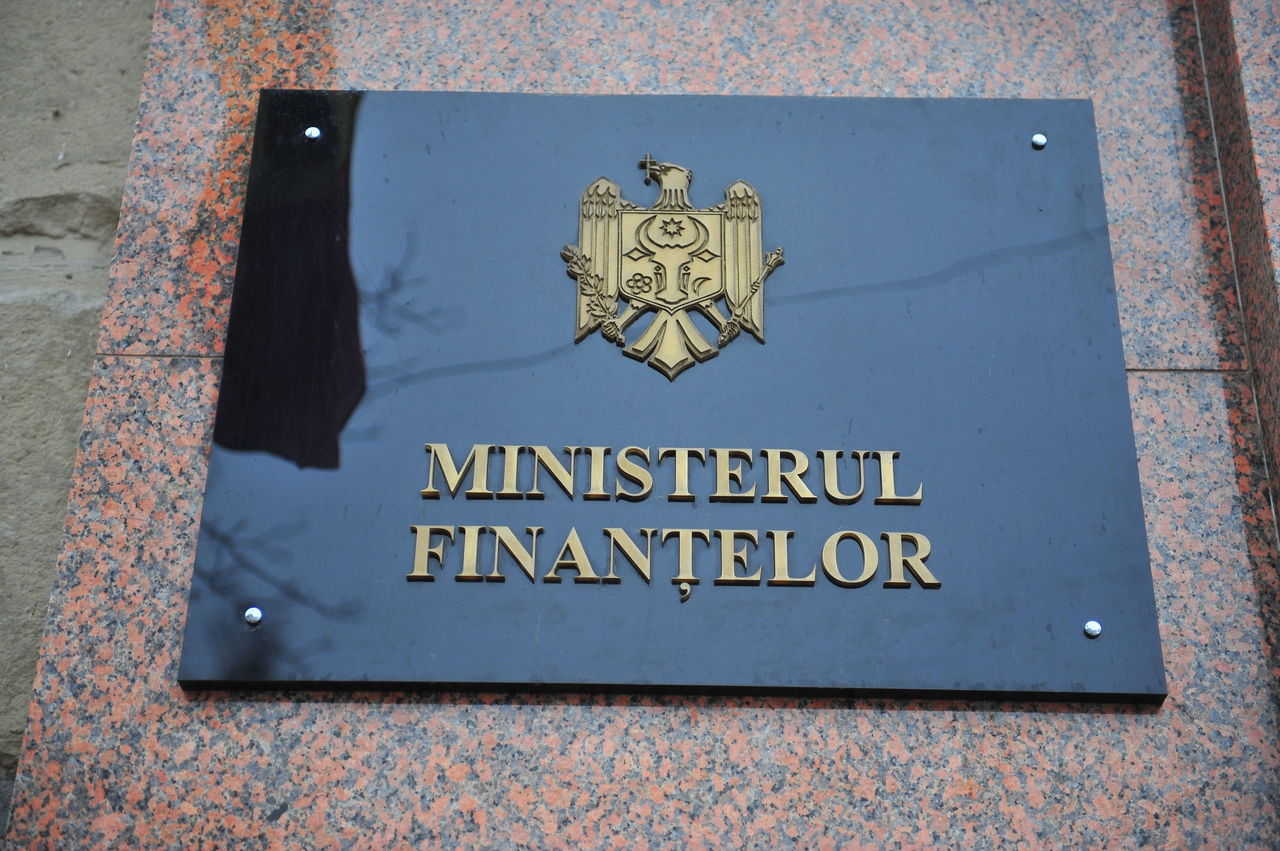 Минфин впервые выпустил семилетние гособлигации.