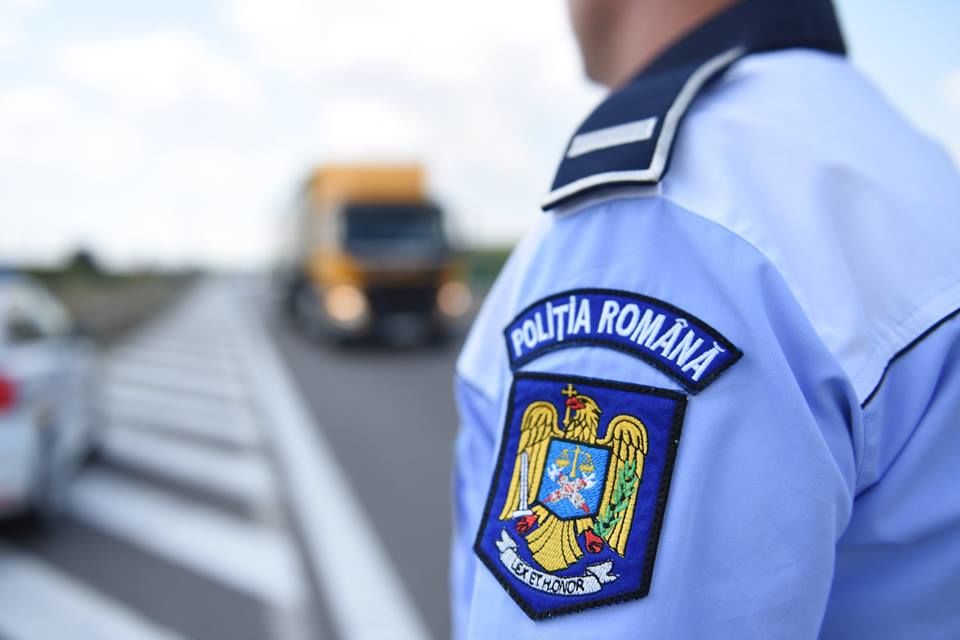 Румынского полицейского шокировало поведение очевидцев ДТП. 