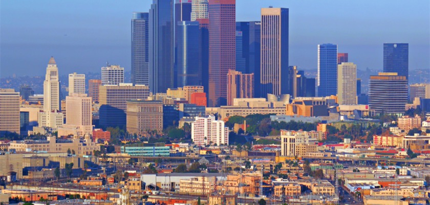Un muncitor a căzut de la etajul 53 al unui turn din Los Angeles. Foto: admin.carpatitravel.ro