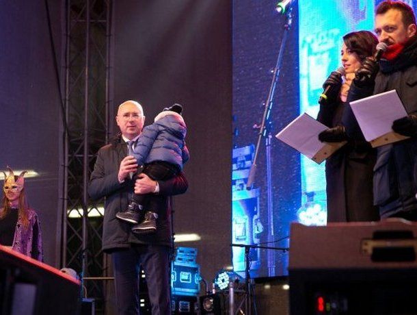 Филип: Мы много работали, а теперь пора отдыхать.