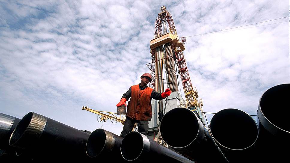 Россия установила 25-летний рекорд по добыче нефти.
