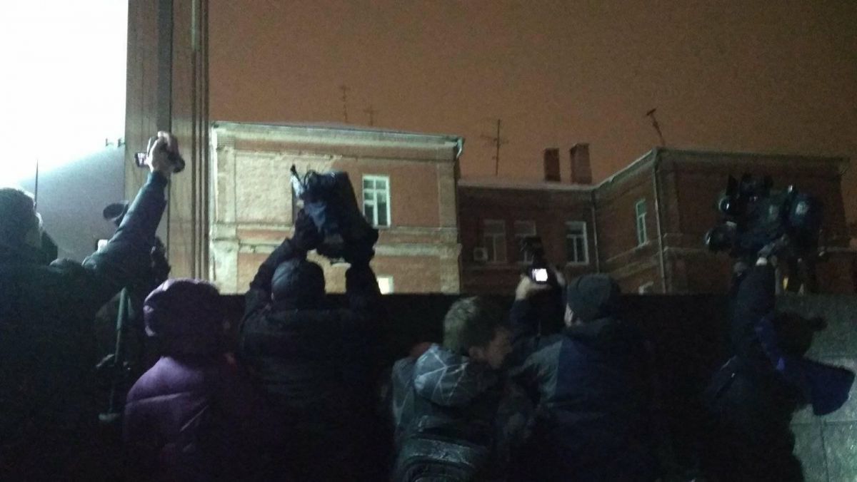 Rusia: Jurnaliști bombardați cu bulgări de zăpadă la o ședință