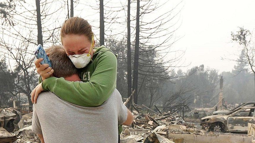Bilanţul victimelor incendiilor din California a crescut la cel puţin 17 morţi. Foto: Twitter