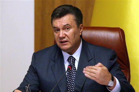 Янукович призвал международное сообщество оказать давление на нынешние власти Украины.