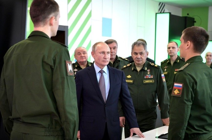  Путин поправил сделавшего неверное ударение курсанта.
