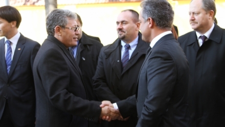 Membrii Partidului Liberal critică proiectul Partidului Democrat privind sistemul electoral mixt.