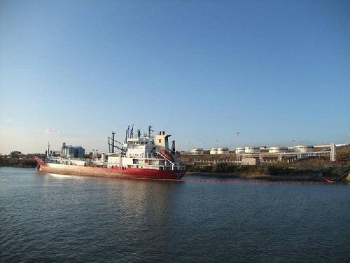 На борту сухогруза, причалившего в порту Джурджулешт, скончался один из членов экипажа.