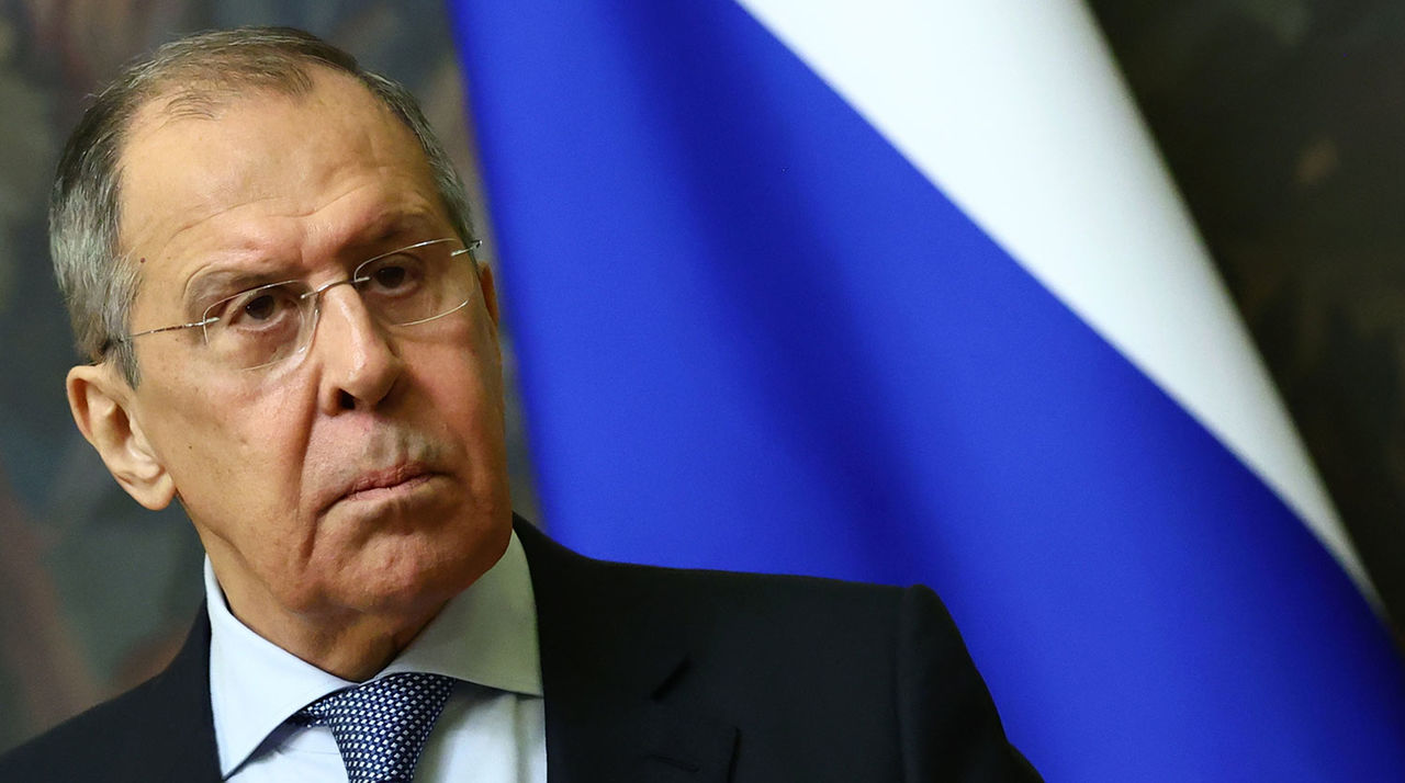 Лавров: Спецборт из Германии в Омск был заказан за день до инцидента с Навальным.