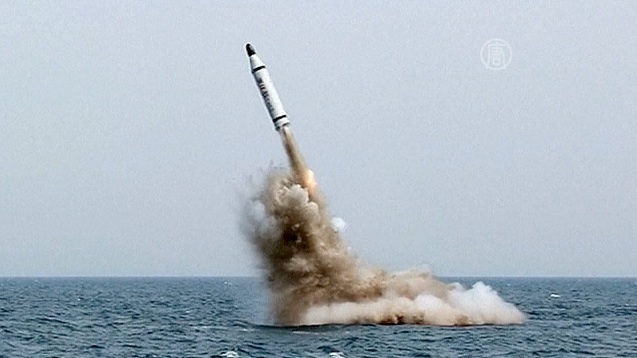 КНДР совершила попытку пуска баллистической ракеты с подлодки.