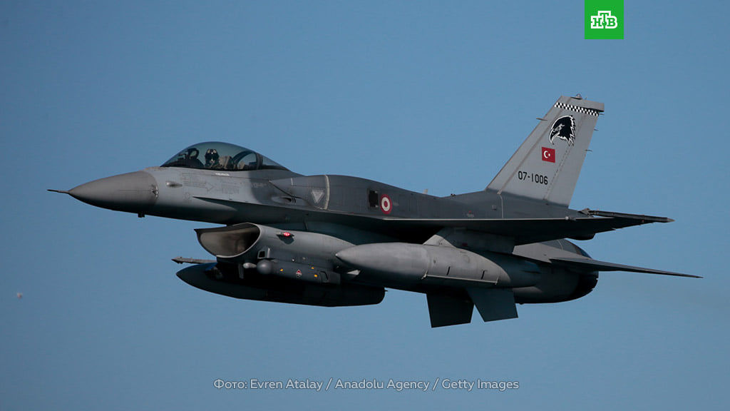 Турецкий истребитель F-16 сбил военный штурмовик ВВС Армении. Фото: life.ru.