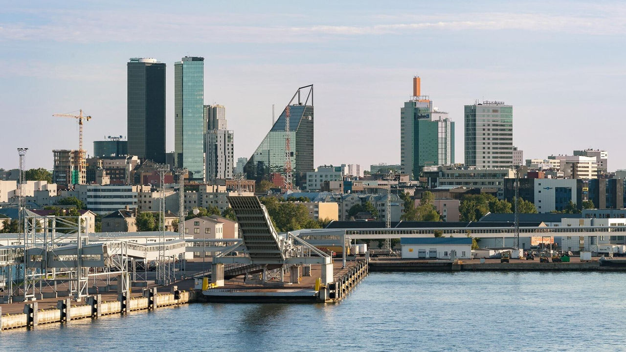 В Эстонии могут ограничить право на покупку недвижимости россиянами.