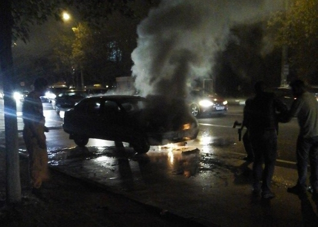 Experții urmează să stabilească cauza izbucnirii incendiului.
