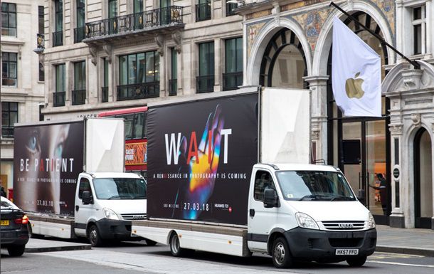 Huawei затроллила Samsung и Apple.