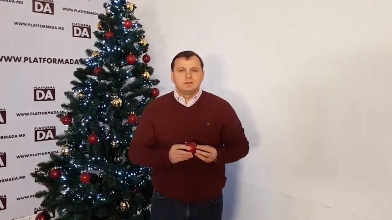 Нэстасе в поздравительном ролике пожелал Молдове избавления от проклятия.