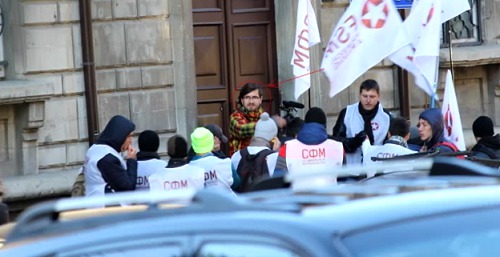 Video prezintă legăturile dintre liderul Forumului Socialist, Pavel Grigorciuk, și a lui Igor Dodon, liderul Partidului Socialistilor din Moldova, cu reprezentanții grupării extremiste Borodiba din Ucraina.
