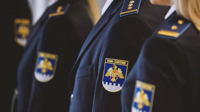 Выяснилось, что таможенный сотрудник поста Кагул допустил поверхностный контроль машины. Фото:customs.gov.md