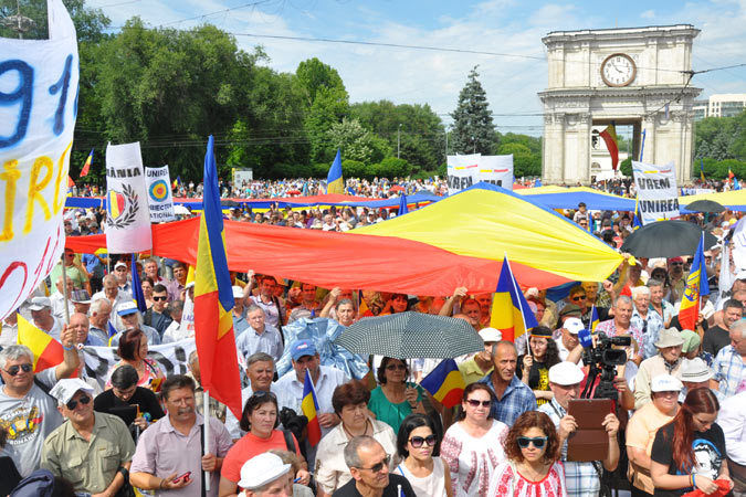 Спецслужбам страны необходимо следить за порядком.