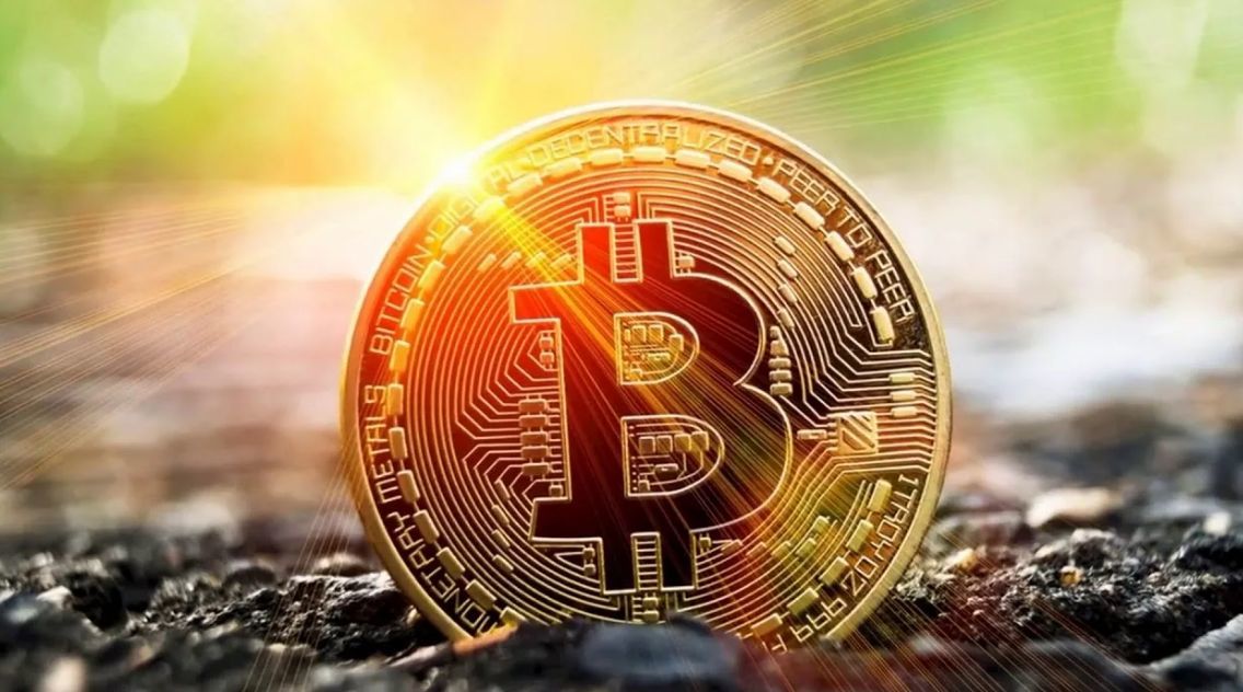 Цена биткоина снизилась почти на 10% за сутки.