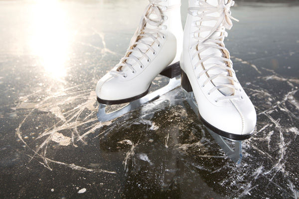 Un patinoar va fi amenajat pe strada 31 august. 