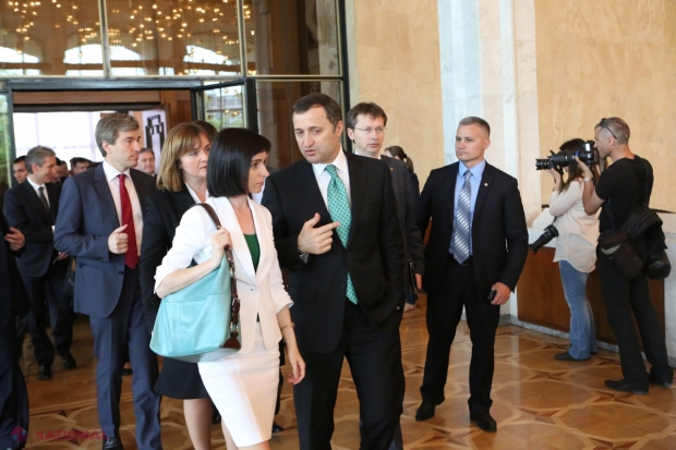 Sursa citată a explicat că în 2014 se vor face majorări de pensii și salarii, dar actuala guvernare nu va fi populistă.