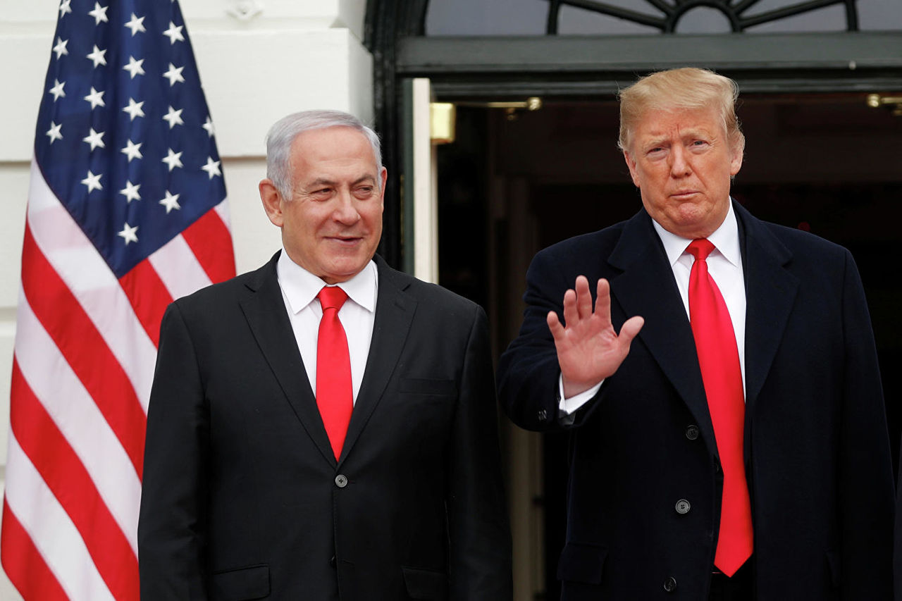 Трамп подписал документ о признании суверенитета Израиля над Голанами.