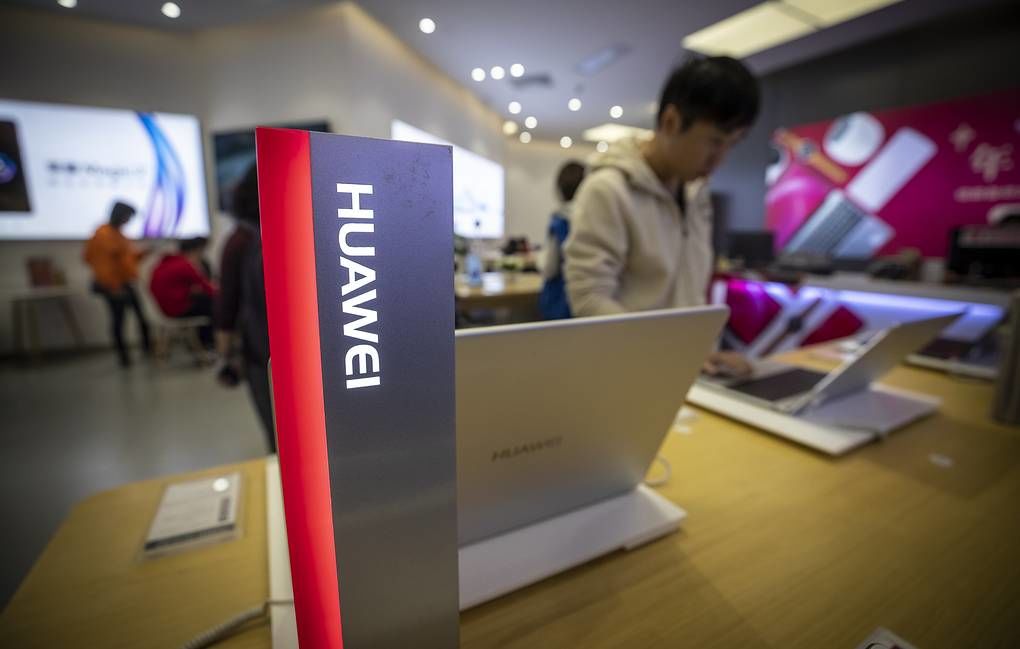 Huawei может вывести свою операционную систему на рынок осенью.
