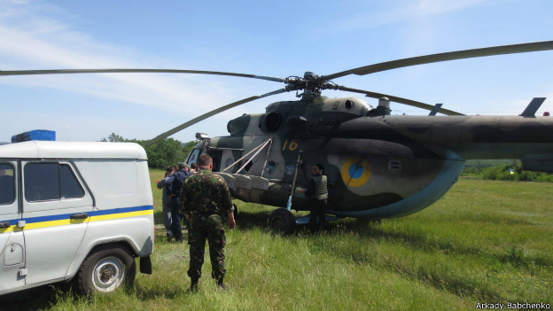 Как сообщил Александр Турчинов, сбитый вертолет перевозил украинских военных для ротации.