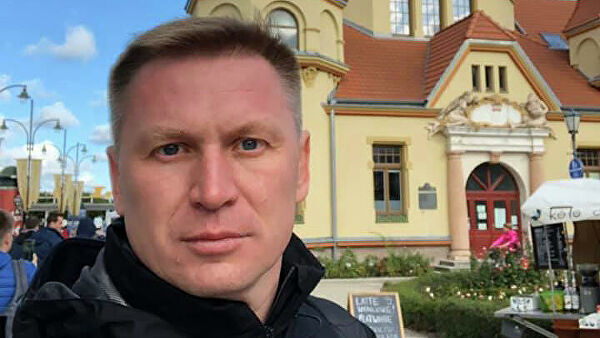 На Украине избили чиновника за требование выключить песню Газманова.